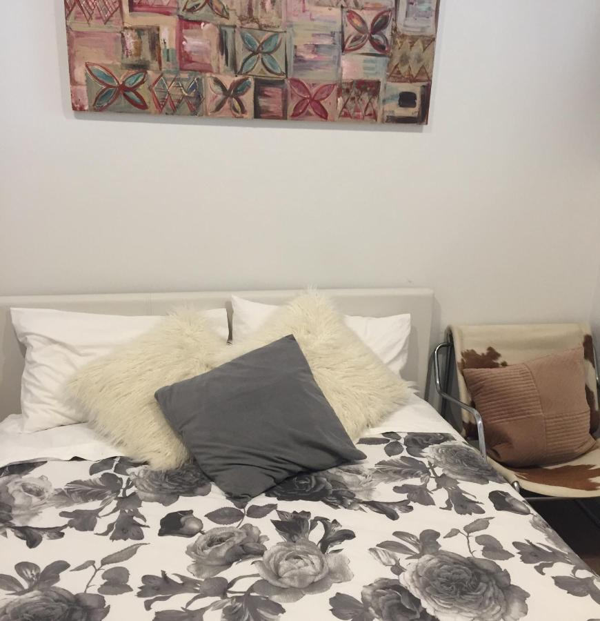 Cool Apartment, Central To Everything, Share With 2X Bulldogs Auckland Esterno foto