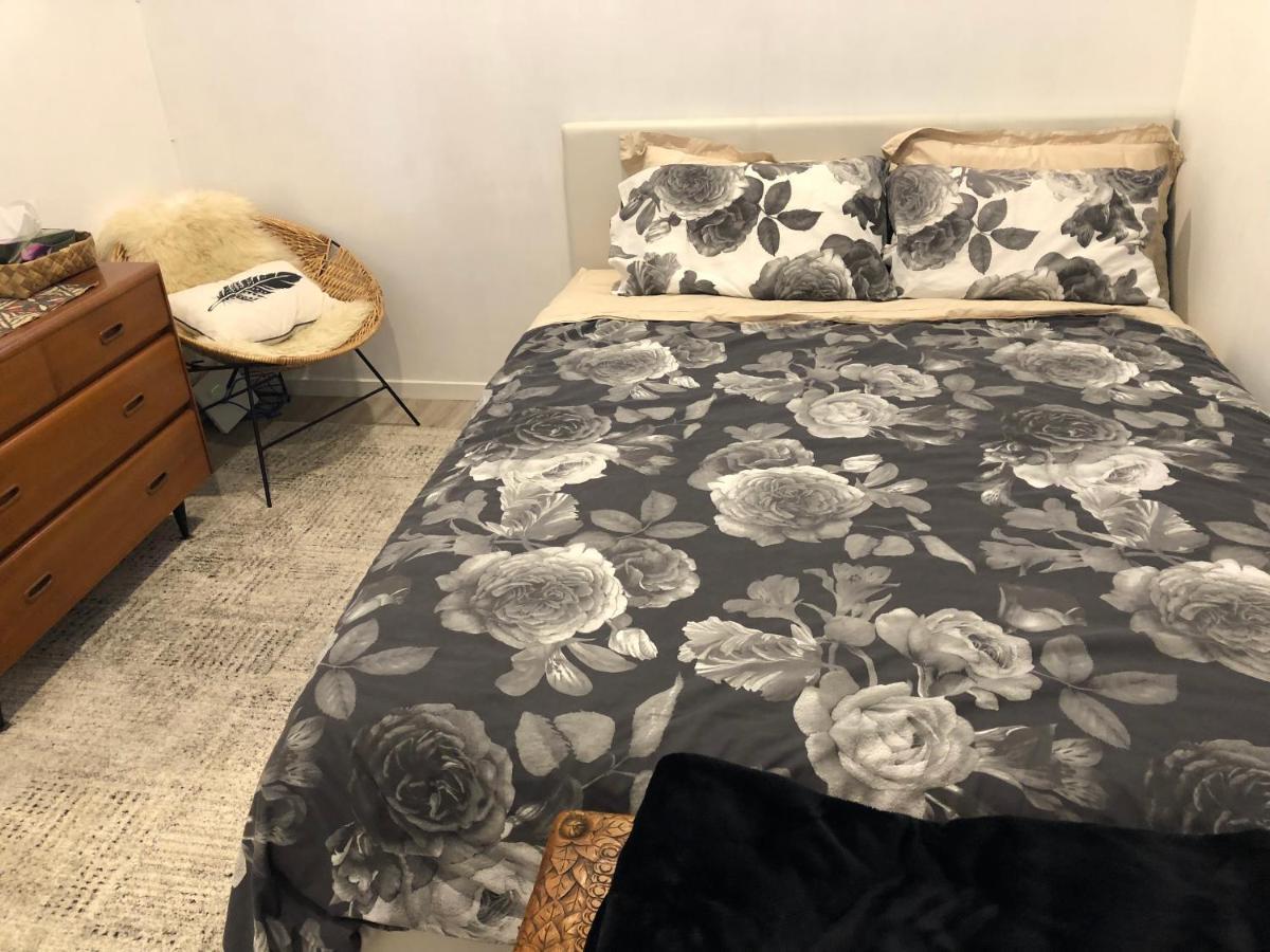 Cool Apartment, Central To Everything, Share With 2X Bulldogs Auckland Esterno foto
