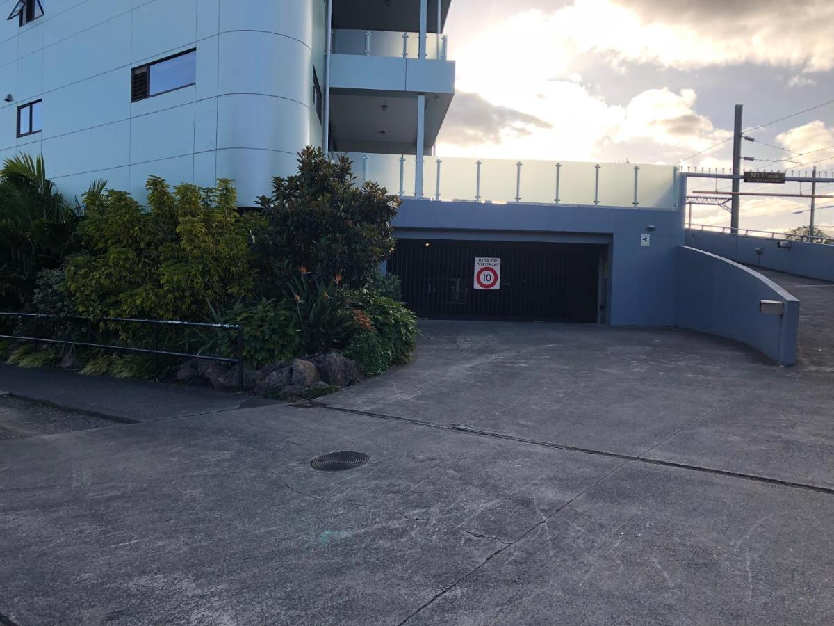 Cool Apartment, Central To Everything, Share With 2X Bulldogs Auckland Esterno foto