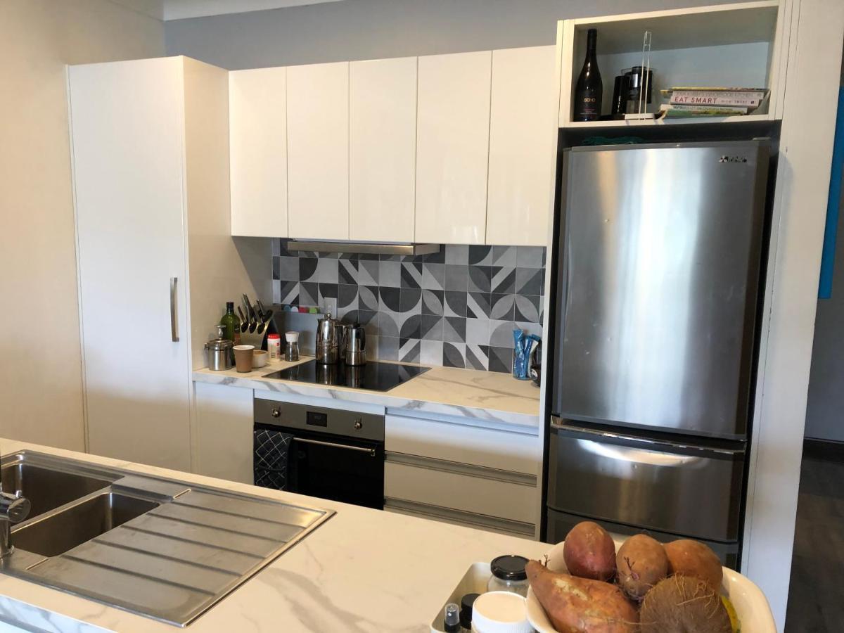Cool Apartment, Central To Everything, Share With 2X Bulldogs Auckland Esterno foto